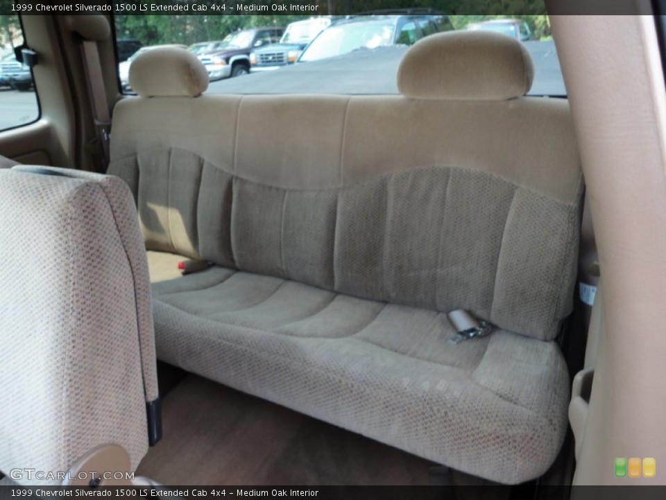 Medium Oak Interior Photo for the 1999 Chevrolet Silverado 1500 LS Extended Cab 4x4 #53159465