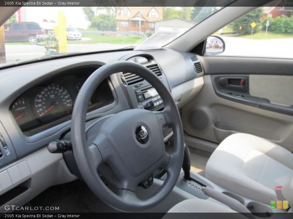 Gray Interior Photo for the 2005 Kia Spectra EX Sedan #53165814