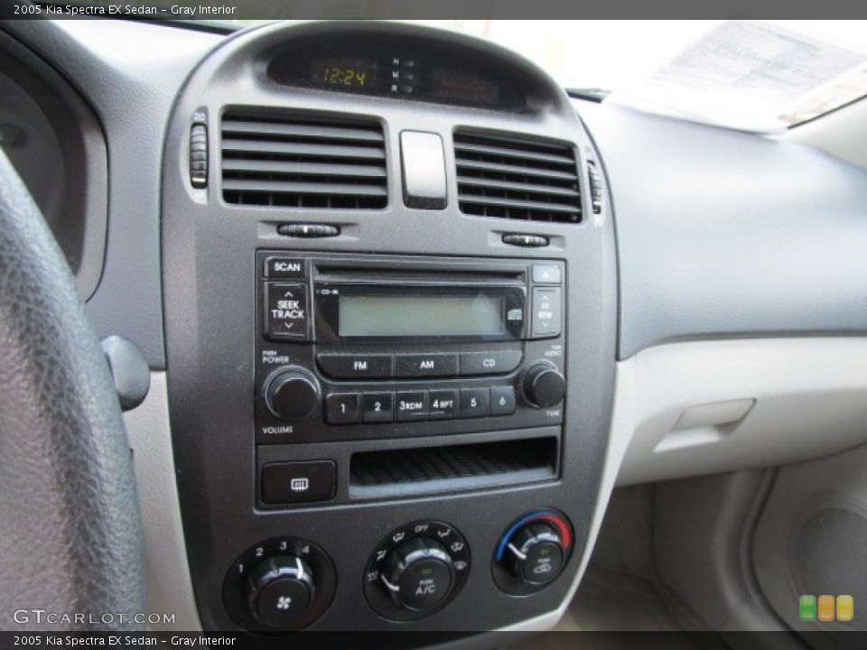 Gray Interior Controls for the 2005 Kia Spectra EX Sedan #53165838
