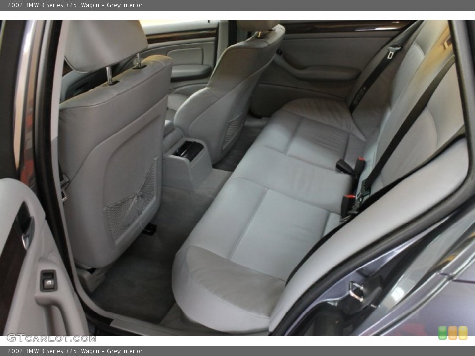 Grey Interior Photo for the 2002 BMW 3 Series 325i Wagon #53179976