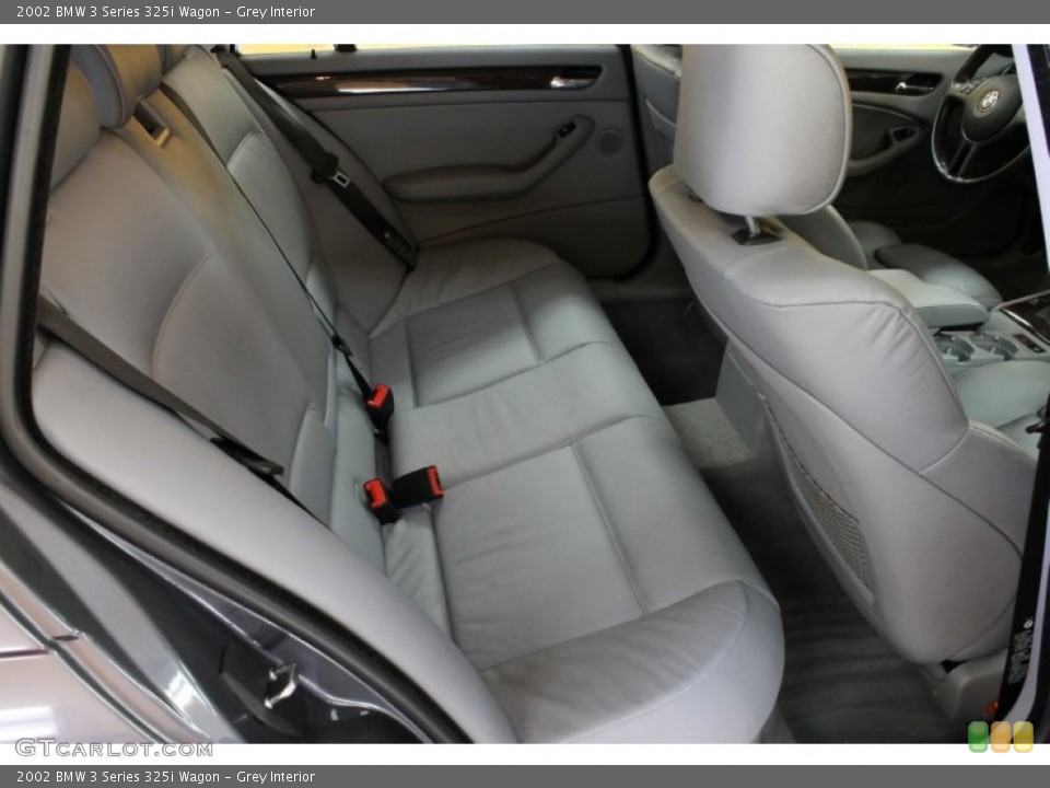 Grey Interior Photo for the 2002 BMW 3 Series 325i Wagon #53180000