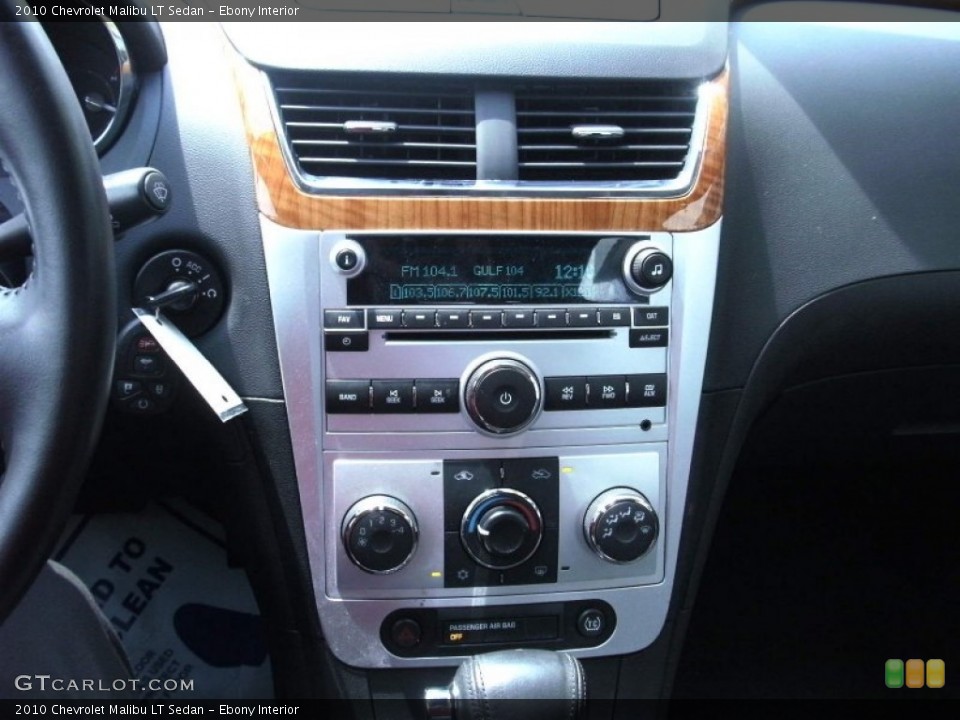 Ebony Interior Controls for the 2010 Chevrolet Malibu LT Sedan #53182043