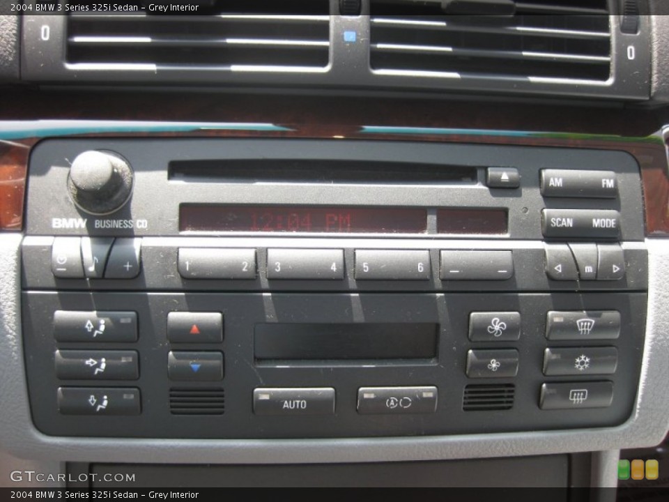 Grey Interior Audio System for the 2004 BMW 3 Series 325i Sedan #53184878