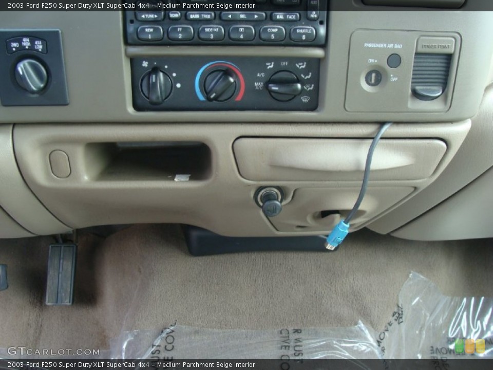 Medium Parchment Beige Interior Controls for the 2003 Ford F250 Super Duty XLT SuperCab 4x4 #53187302