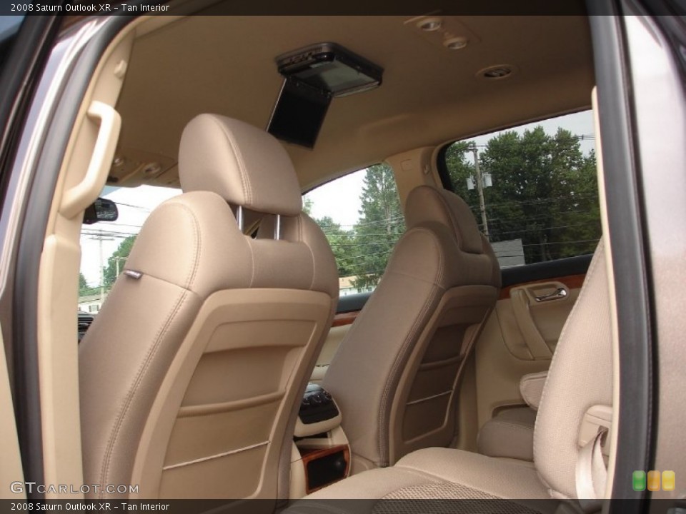 Tan Interior Photo for the 2008 Saturn Outlook XR #53188577