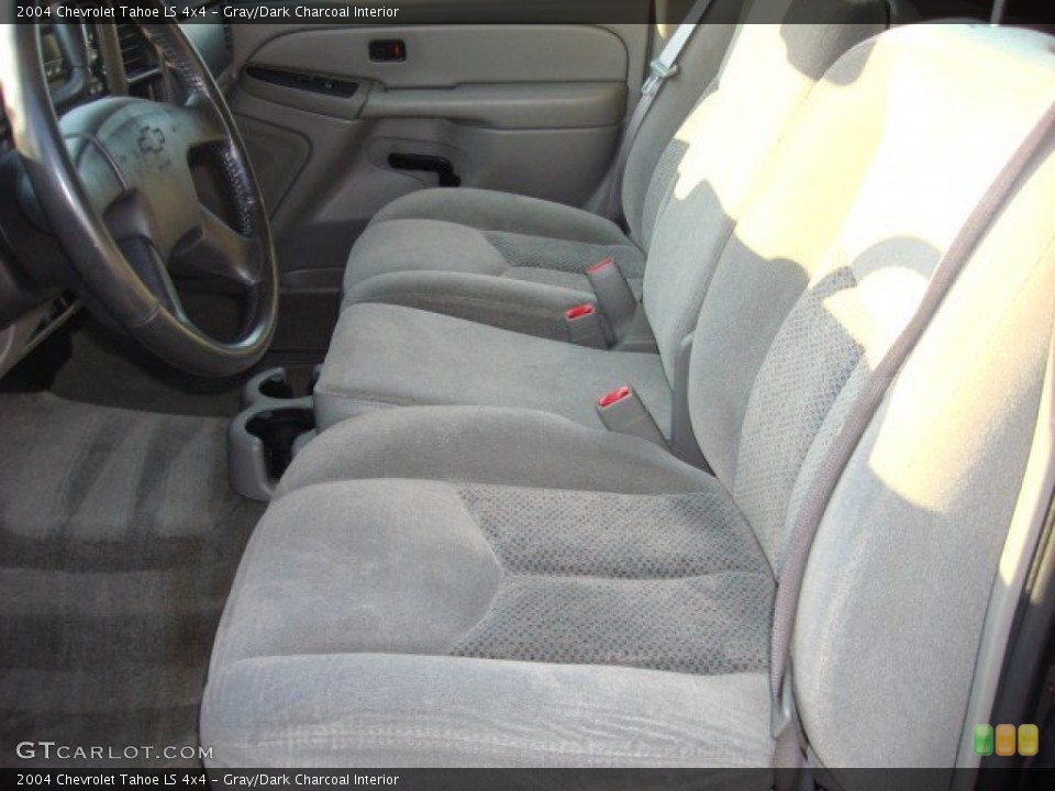 Gray/Dark Charcoal Interior Photo for the 2004 Chevrolet Tahoe LS 4x4 #53205632
