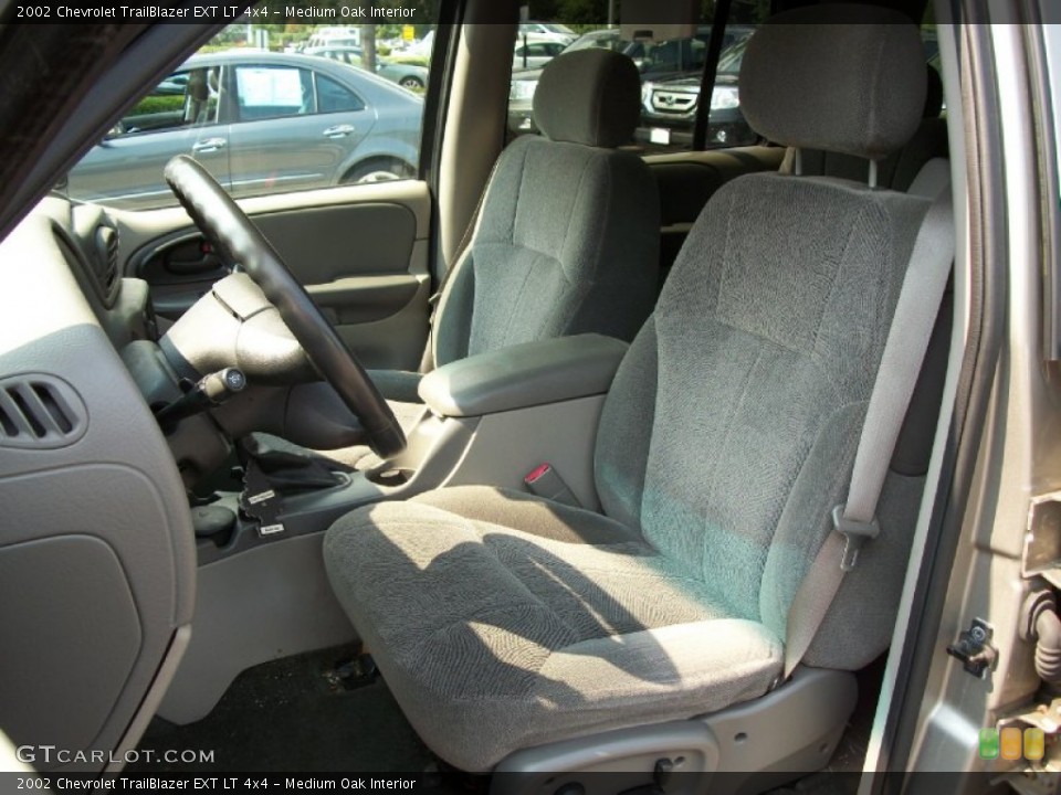 Medium Oak Interior Photo for the 2002 Chevrolet TrailBlazer EXT LT 4x4 #53209559