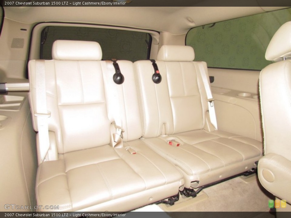 Light Cashmere/Ebony Interior Photo for the 2007 Chevrolet Suburban 1500 LTZ #53228589