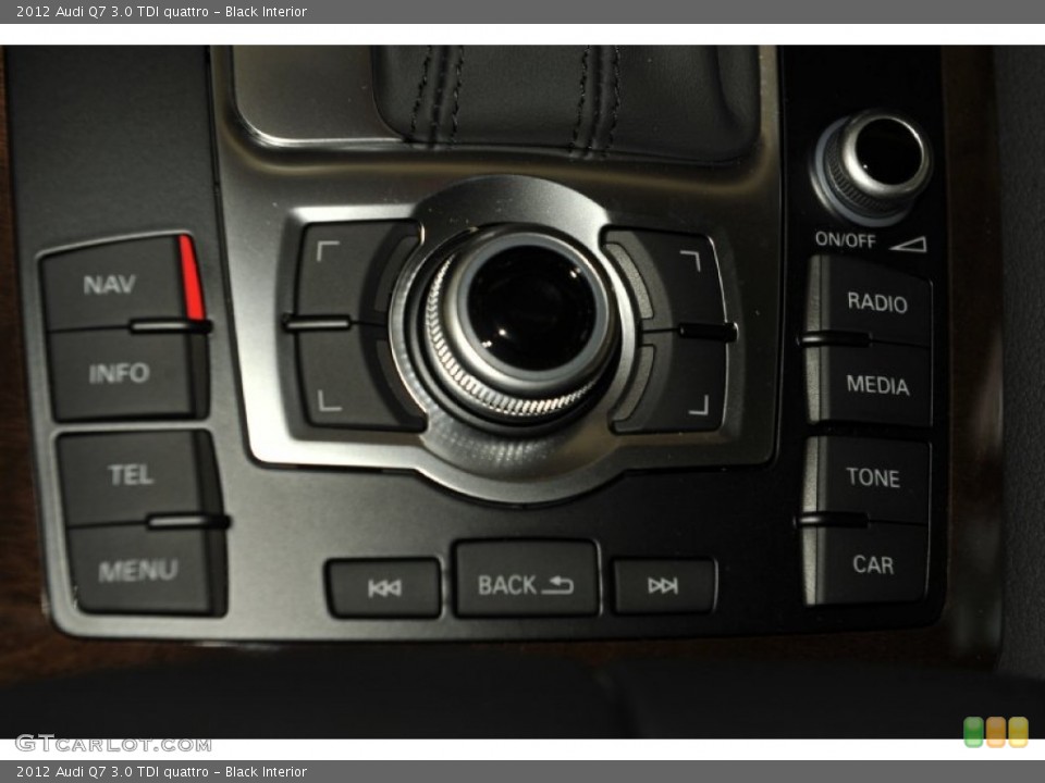 Black Interior Controls for the 2012 Audi Q7 3.0 TDI quattro #53242362