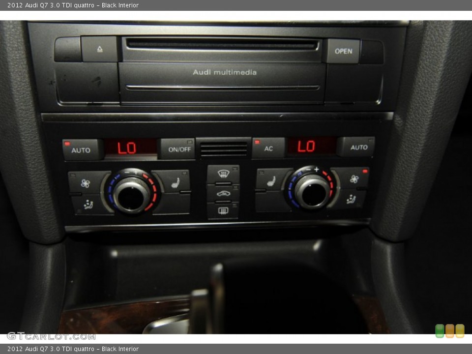 Black Interior Controls for the 2012 Audi Q7 3.0 TDI quattro #53242647