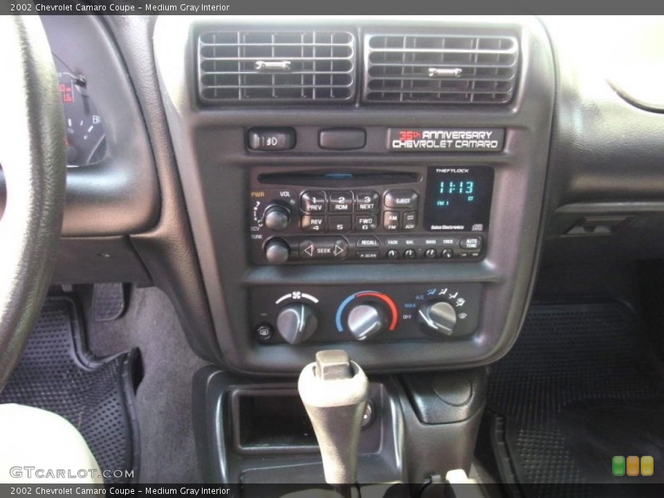 Medium Gray Interior Audio System for the 2002 Chevrolet Camaro Coupe #53249941