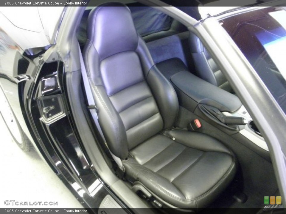 Ebony Interior Photo for the 2005 Chevrolet Corvette Coupe #53252710