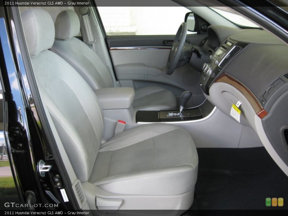 Gray Interior Photo for the 2011 Hyundai Veracruz GLS AWD #53264128