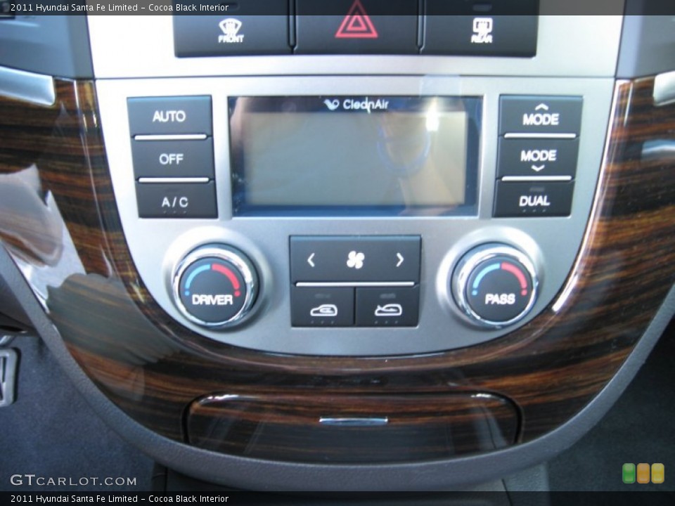 Cocoa Black Interior Controls for the 2011 Hyundai Santa Fe Limited #53265392