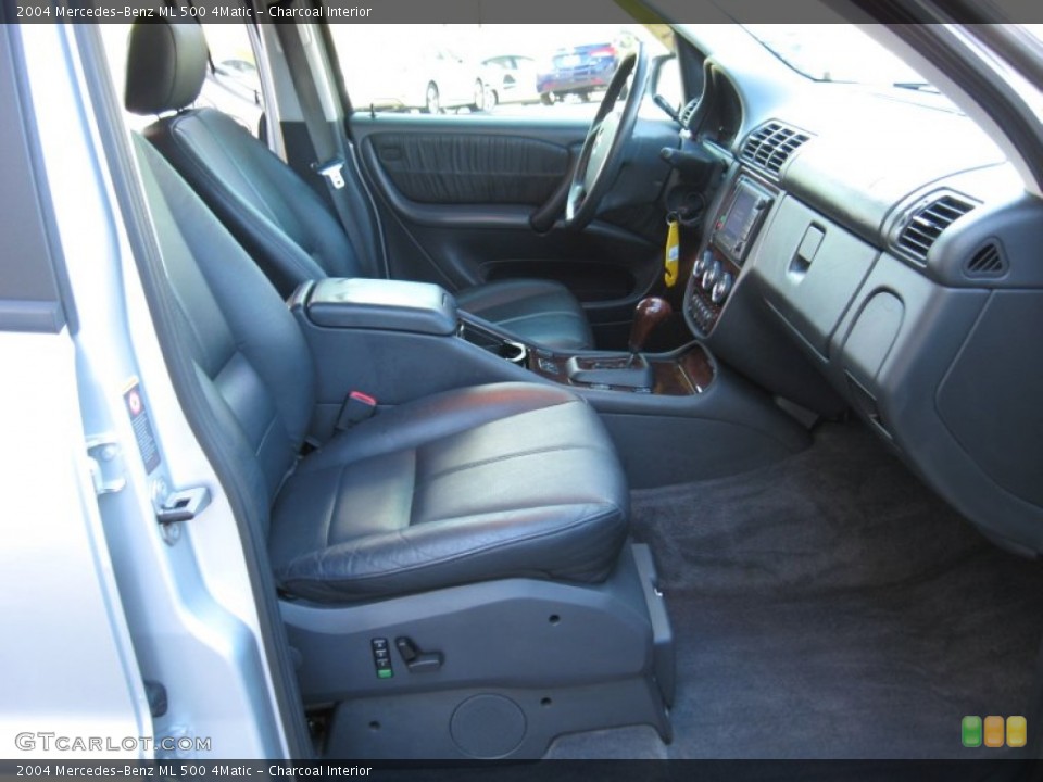 Charcoal Interior Photo for the 2004 Mercedes-Benz ML 500 4Matic #53266642