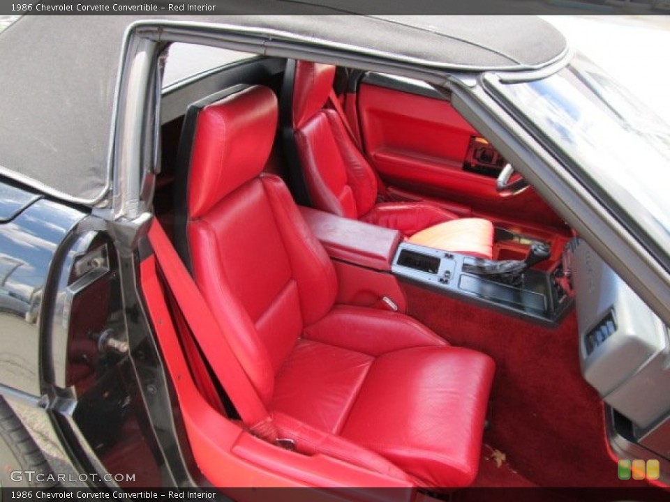 Red Interior Photo for the 1986 Chevrolet Corvette Convertible #53275282