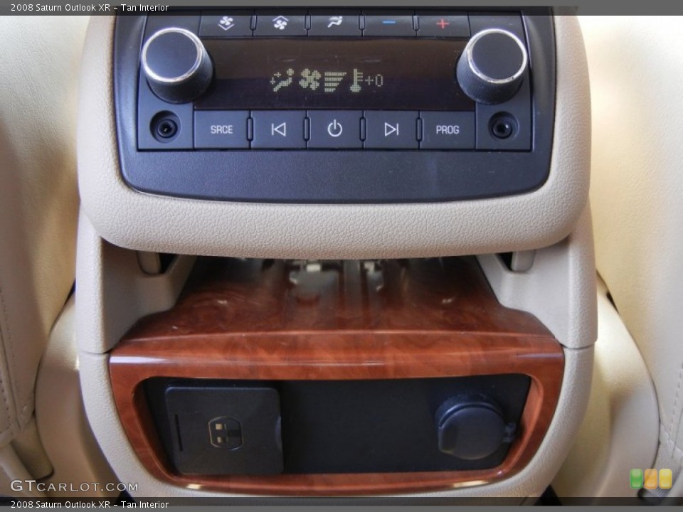 Tan Interior Controls for the 2008 Saturn Outlook XR #53281416