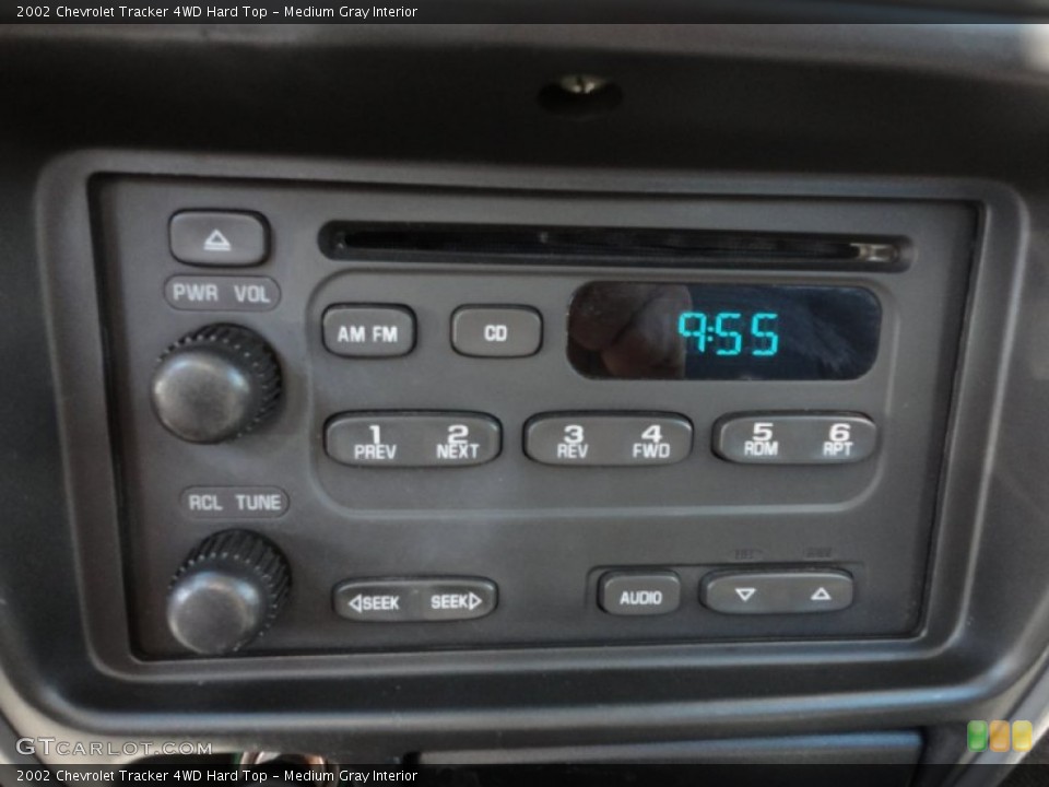 Medium Gray Interior Audio System for the 2002 Chevrolet Tracker 4WD Hard Top #53300451