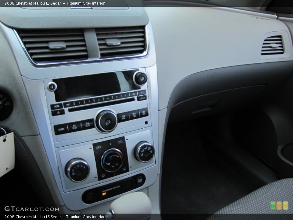 Titanium Gray Interior Controls for the 2008 Chevrolet Malibu LS Sedan #53304165
