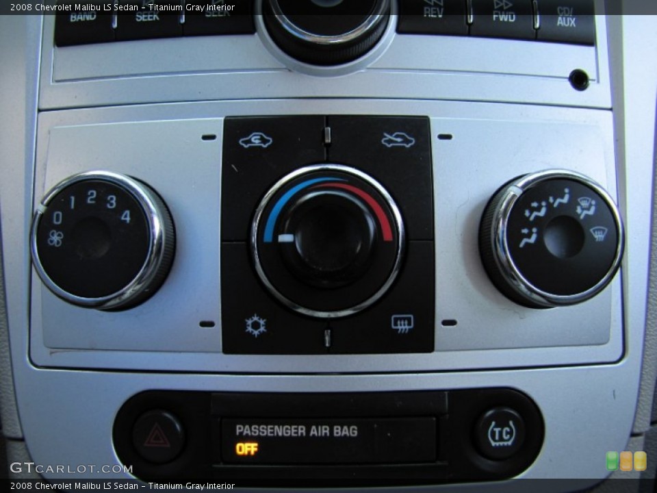 Titanium Gray Interior Controls for the 2008 Chevrolet Malibu LS Sedan #53304231