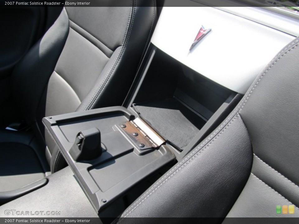 Ebony Interior Photo for the 2007 Pontiac Solstice Roadster #53317920