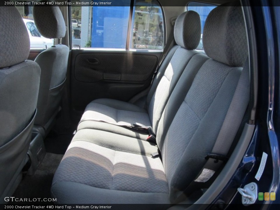 Medium Gray Interior Photo for the 2000 Chevrolet Tracker 4WD Hard Top #53318136