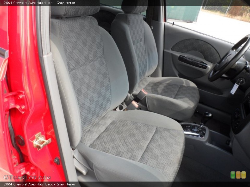 Gray Interior Photo for the 2004 Chevrolet Aveo Hatchback #53319258