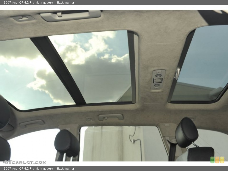Black Interior Sunroof for the 2007 Audi Q7 4.2 Premium quattro #53320891