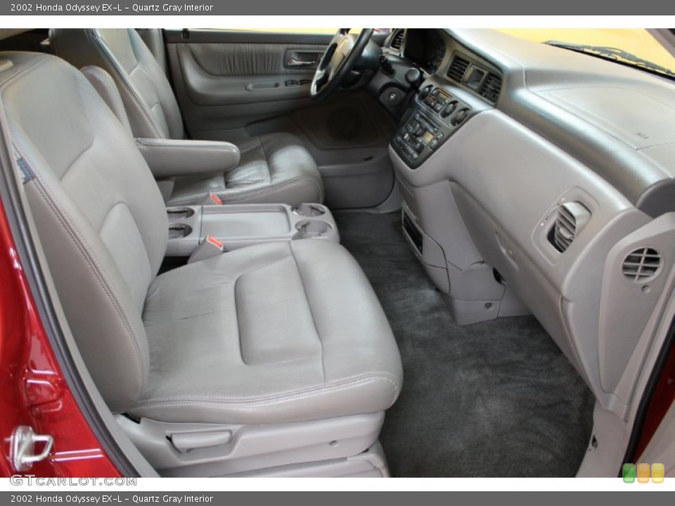 Quartz Gray Interior Photo for the 2002 Honda Odyssey EX-L #53329158