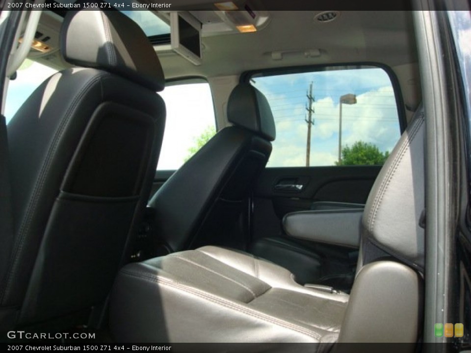 Ebony Interior Photo for the 2007 Chevrolet Suburban 1500 Z71 4x4 #53336038