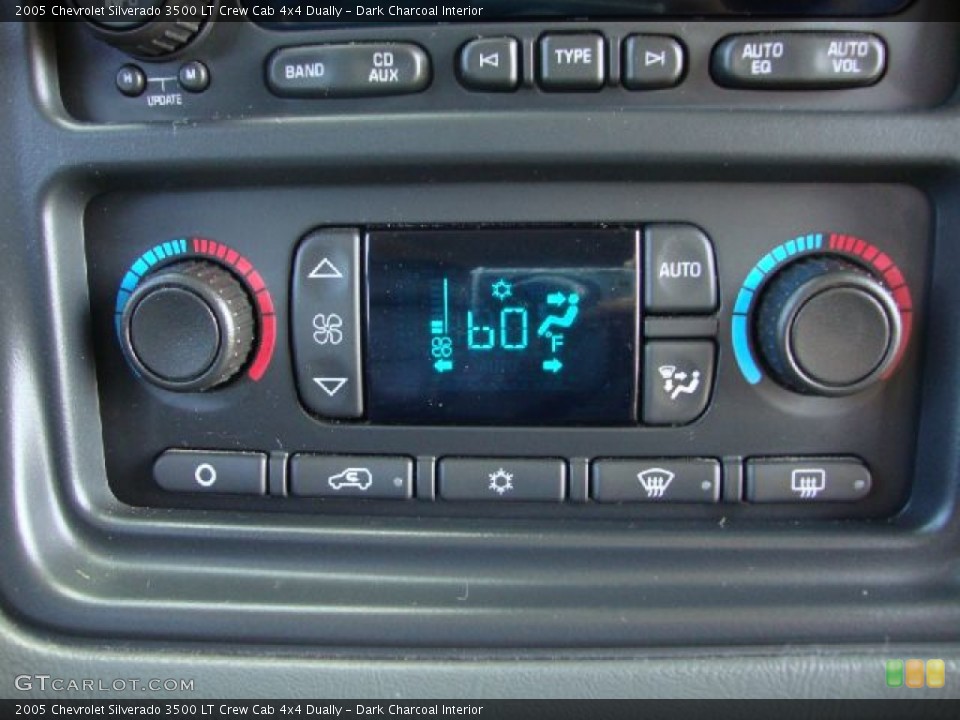 Dark Charcoal Interior Controls for the 2005 Chevrolet Silverado 3500 LT Crew Cab 4x4 Dually #53339284