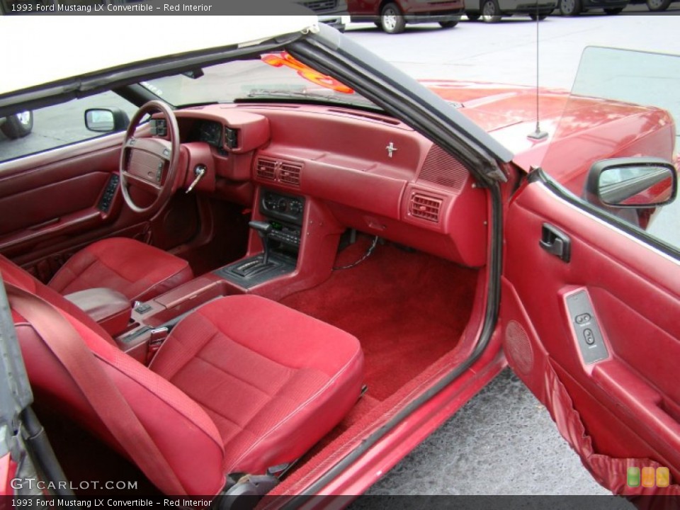 Red Interior Photo for the 1993 Ford Mustang LX Convertible #53346730