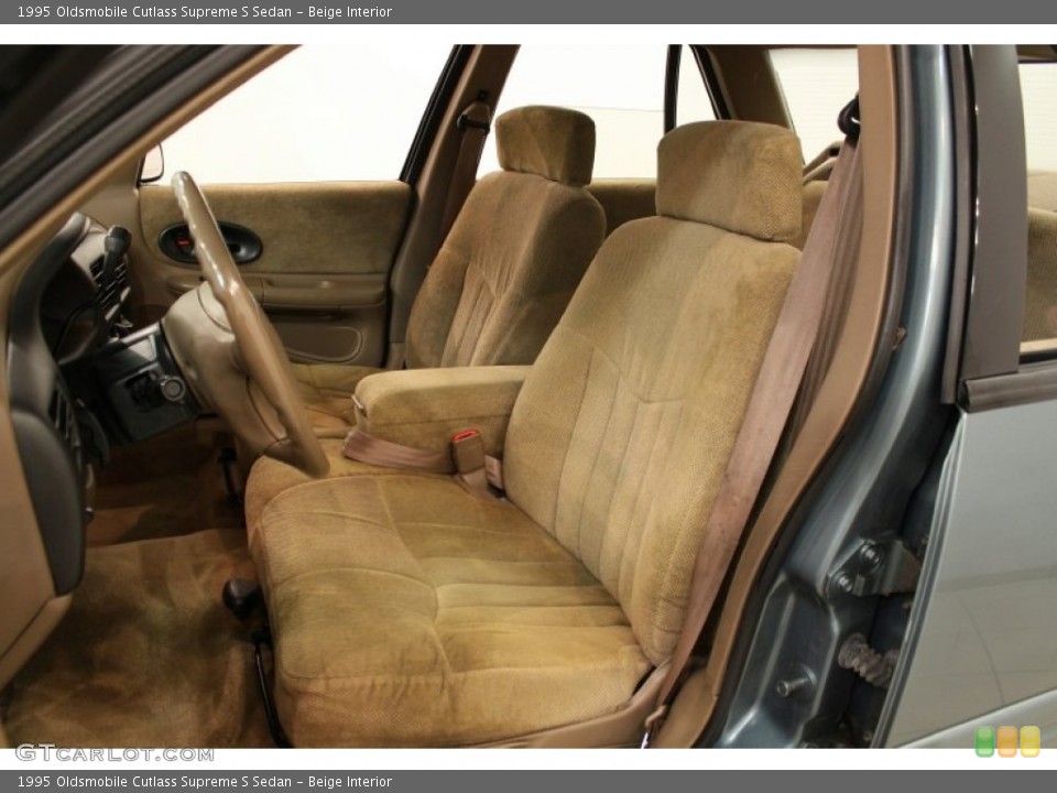 Beige Interior Photo for the 1995 Oldsmobile Cutlass Supreme S Sedan #53352940