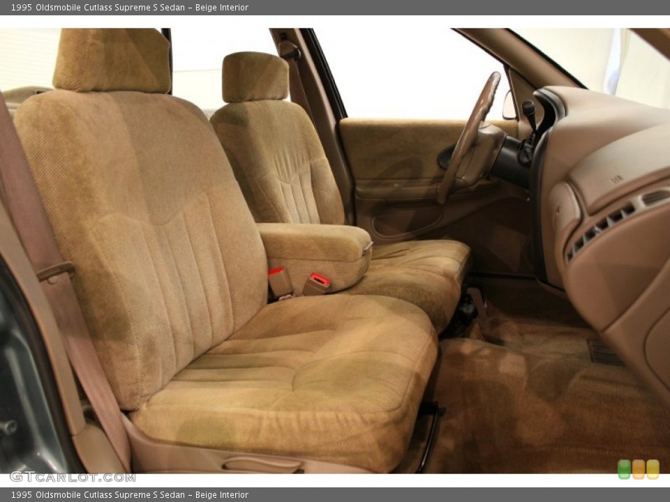 Beige Interior Photo for the 1995 Oldsmobile Cutlass Supreme S Sedan #53353000