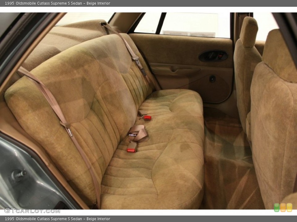 Beige Interior Photo for the 1995 Oldsmobile Cutlass Supreme S Sedan #53353006