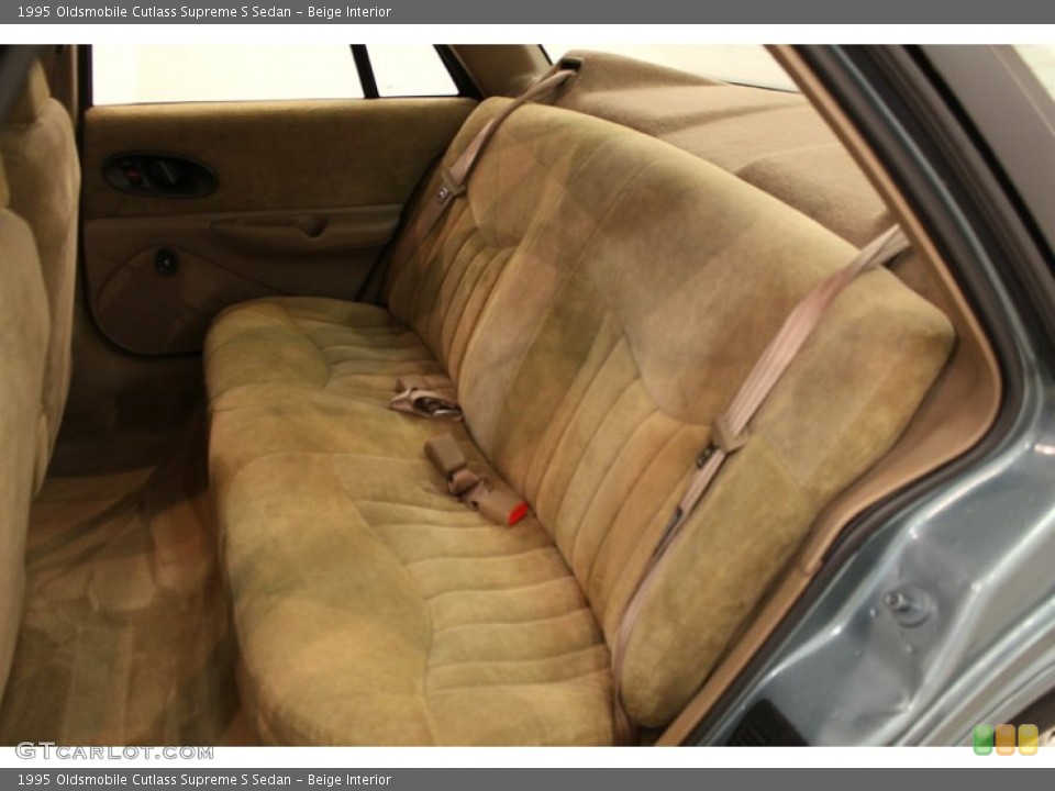 Beige Interior Photo for the 1995 Oldsmobile Cutlass Supreme S Sedan #53353027