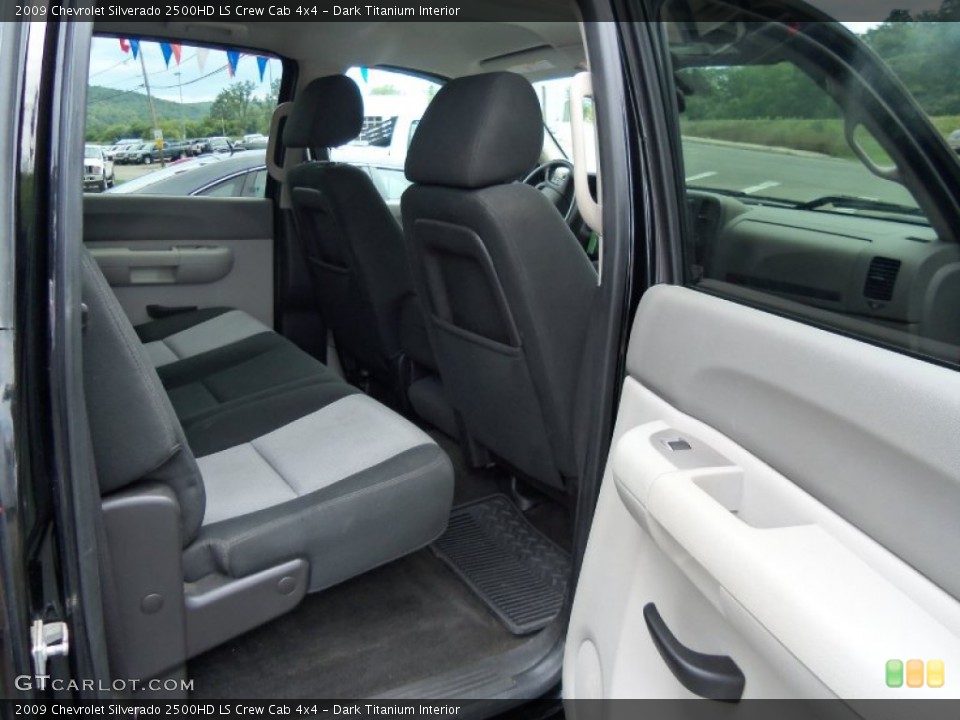 Dark Titanium Interior Photo for the 2009 Chevrolet Silverado 2500HD LS Crew Cab 4x4 #53357236