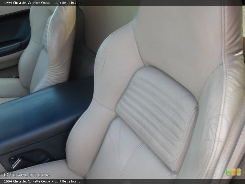 Light Beige Interior Photo for the 1994 Chevrolet Corvette Coupe #53359681