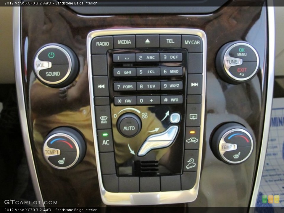 Sandstone Beige Interior Controls for the 2012 Volvo XC70 3.2 AWD #53367317