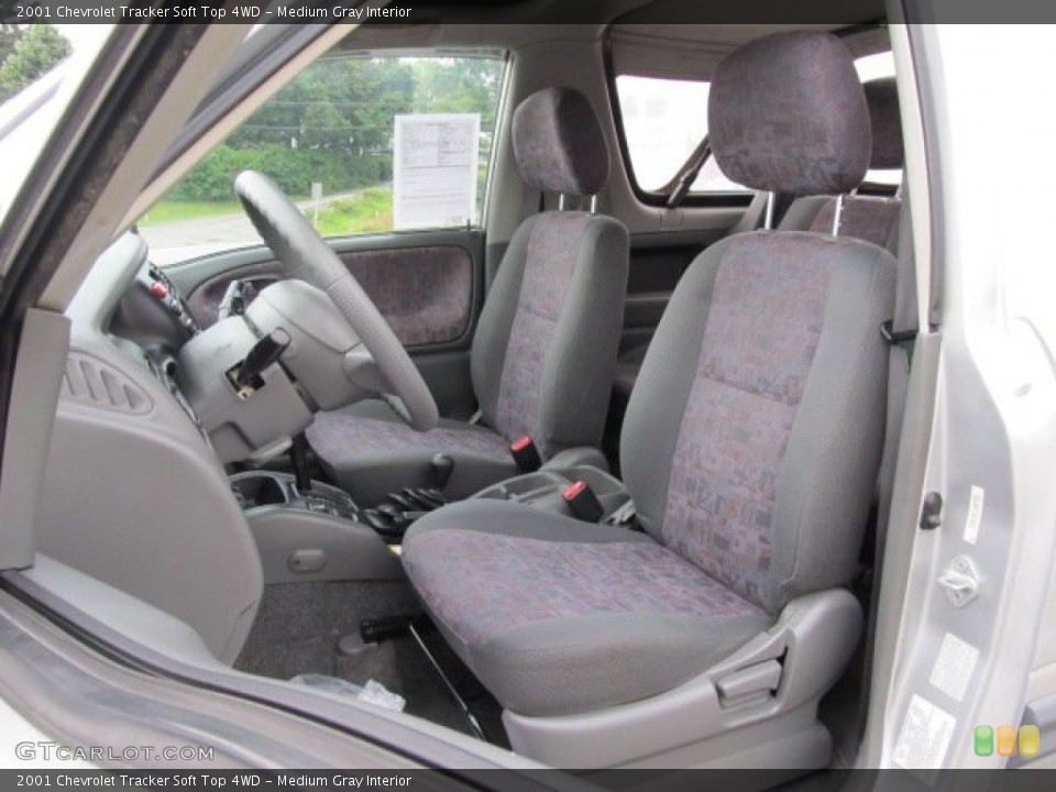 Medium Gray Interior Photo for the 2001 Chevrolet Tracker Soft Top 4WD #53368430