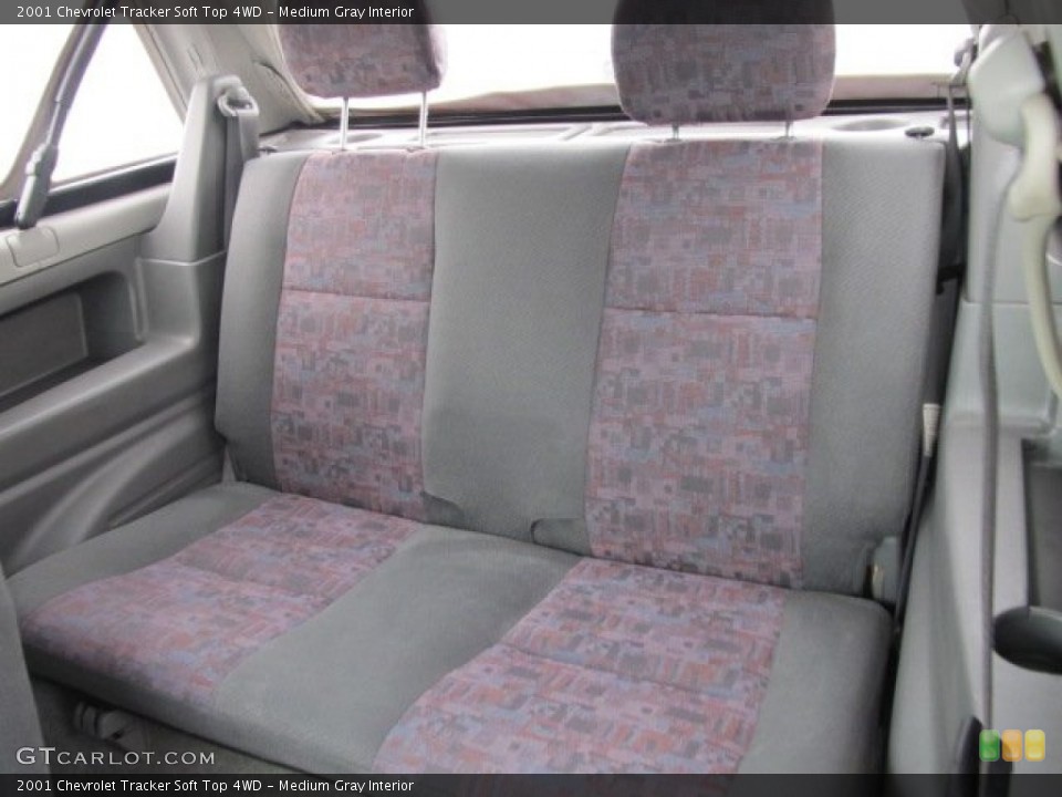 Medium Gray Interior Photo for the 2001 Chevrolet Tracker Soft Top 4WD #53368508