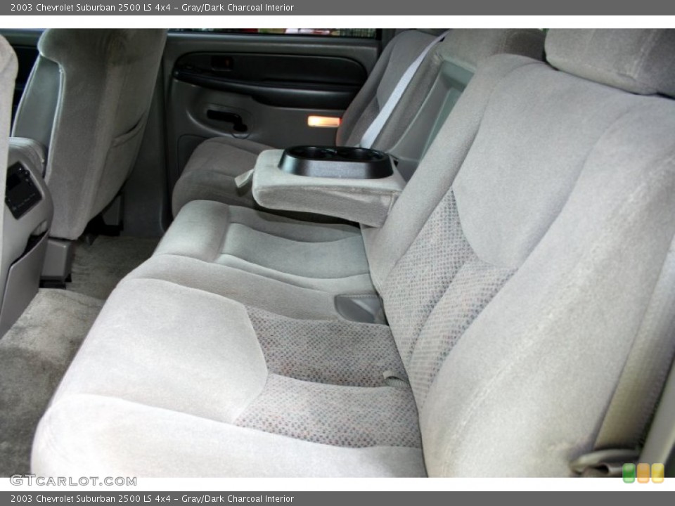 Gray/Dark Charcoal Interior Photo for the 2003 Chevrolet Suburban 2500 LS 4x4 #53375531