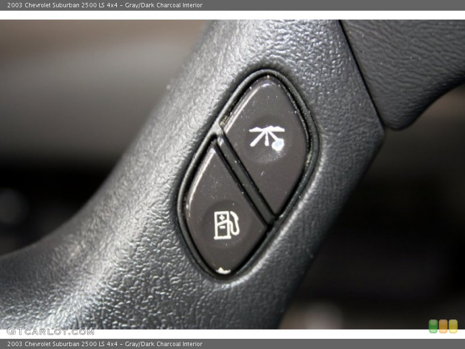 Gray/Dark Charcoal Interior Controls for the 2003 Chevrolet Suburban 2500 LS 4x4 #53376053
