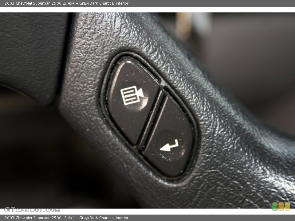 Gray/Dark Charcoal Interior Controls for the 2003 Chevrolet Suburban 2500 LS 4x4 #53376077