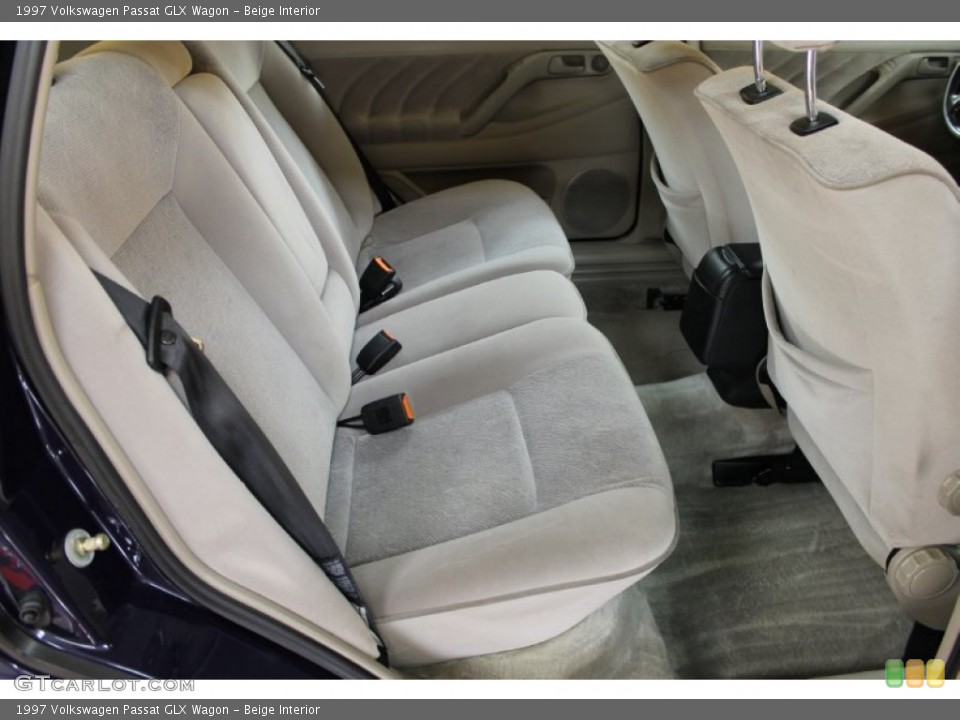 Beige Interior Photo for the 1997 Volkswagen Passat GLX Wagon #53376791
