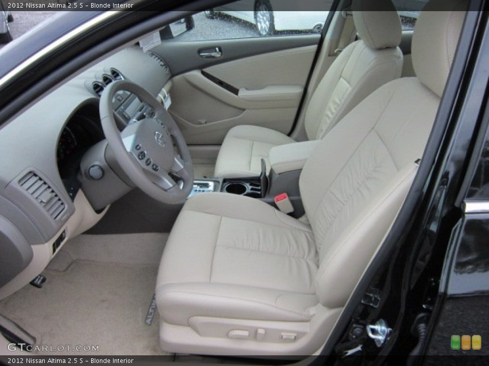Blonde Interior Photo for the 2012 Nissan Altima 2.5 S #53377940
