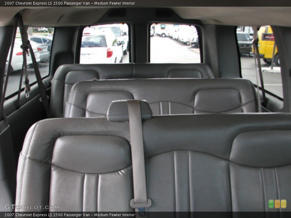 Medium Pewter Interior Photo for the 2007 Chevrolet Express LS 1500 Passenger Van #53381982