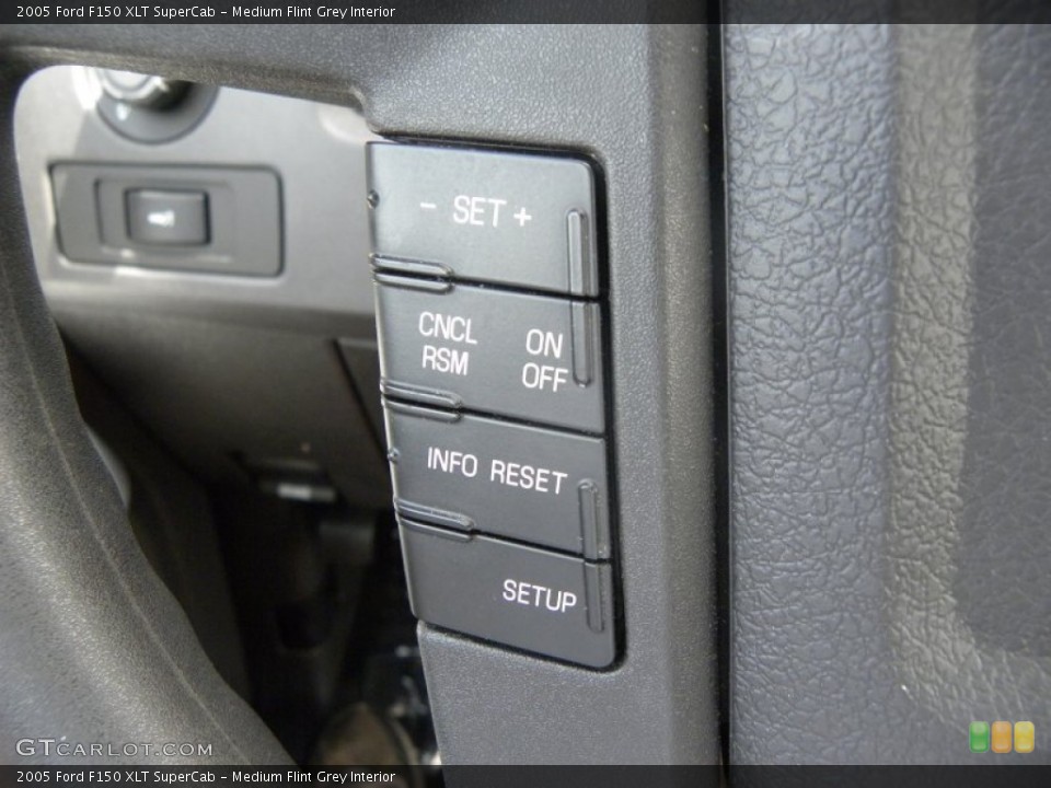 Medium Flint Grey Interior Controls for the 2005 Ford F150 XLT SuperCab #53390567