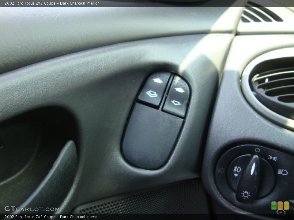Dark Charcoal Interior Controls for the 2002 Ford Focus ZX3 Coupe #53391725