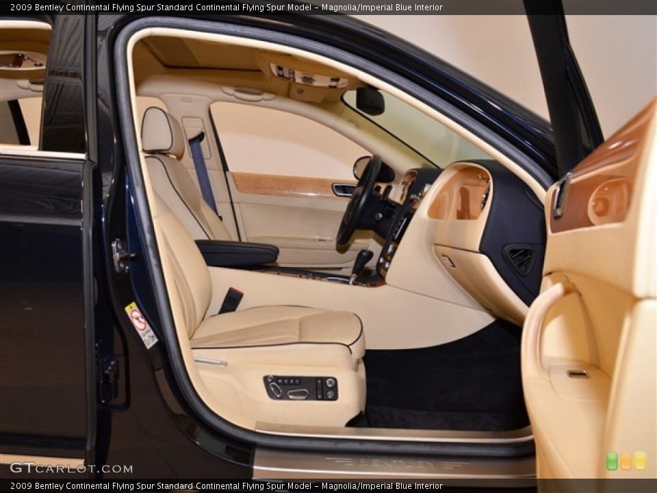 Magnolia/Imperial Blue Interior Photo for the 2009 Bentley Continental Flying Spur  #53397734